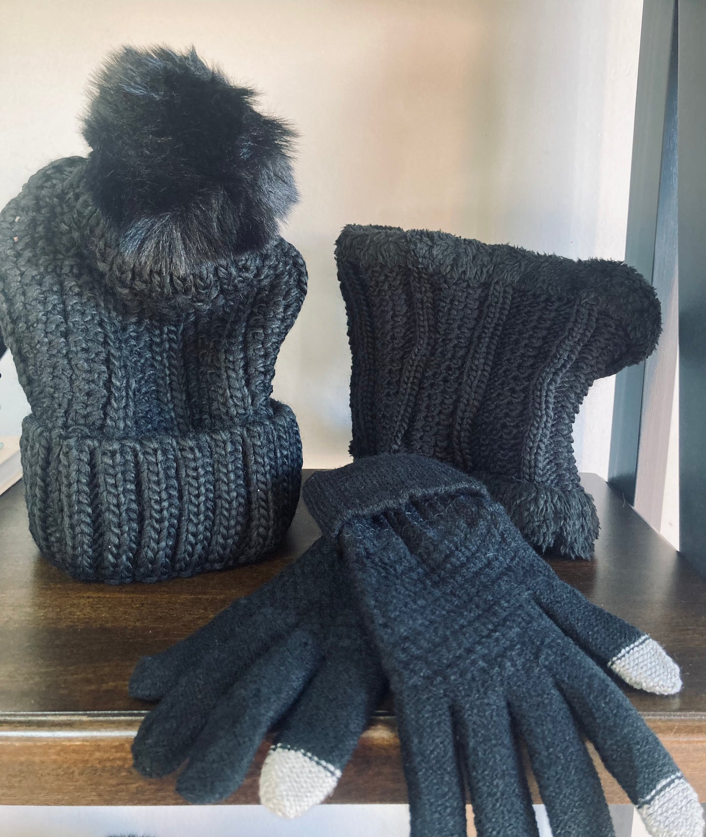 Set Gorro, bufanda y guantes.